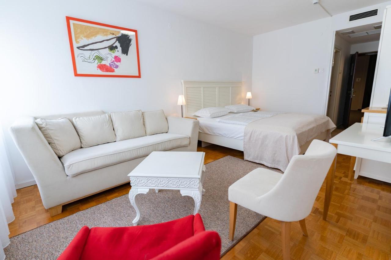 Artearia Hotel Бйеловар Екстериор снимка